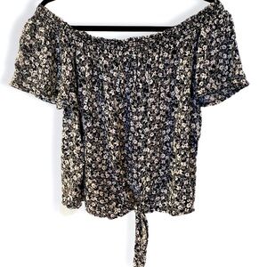 Arizona Jean Co, Funny and flirty blouse. Size M